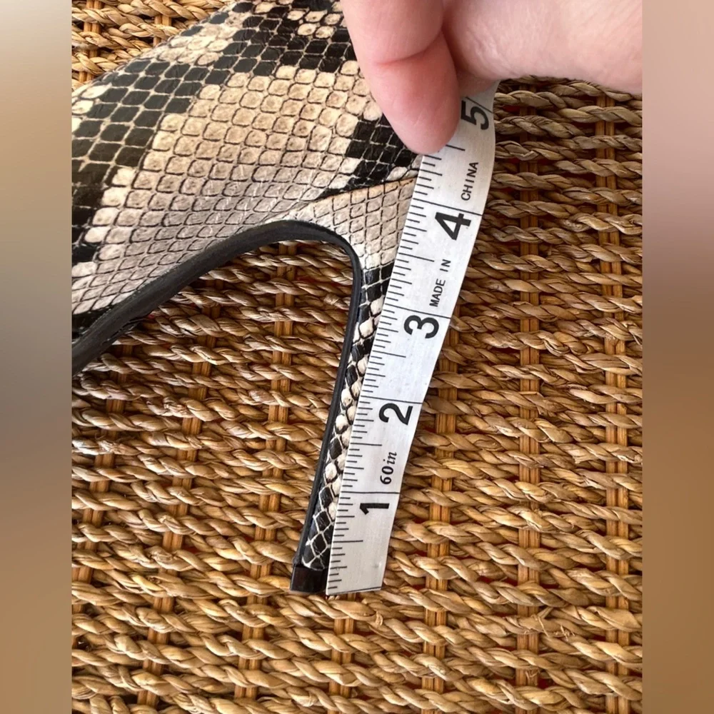 Anne Michelle Brand‎ Reptile Print Round Toe Heels Size 7.5